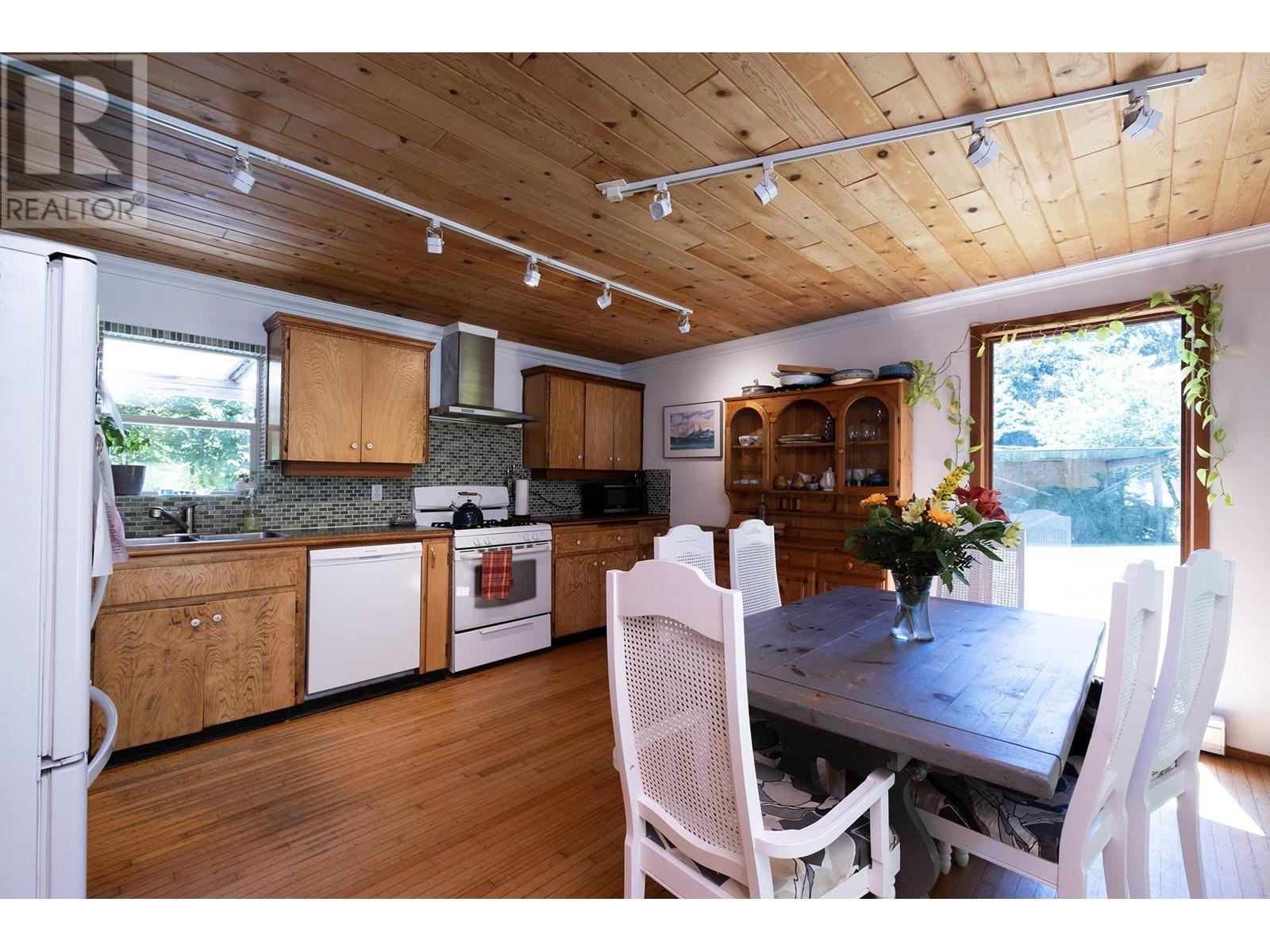 Property at 507 PARKER ROAD image 5