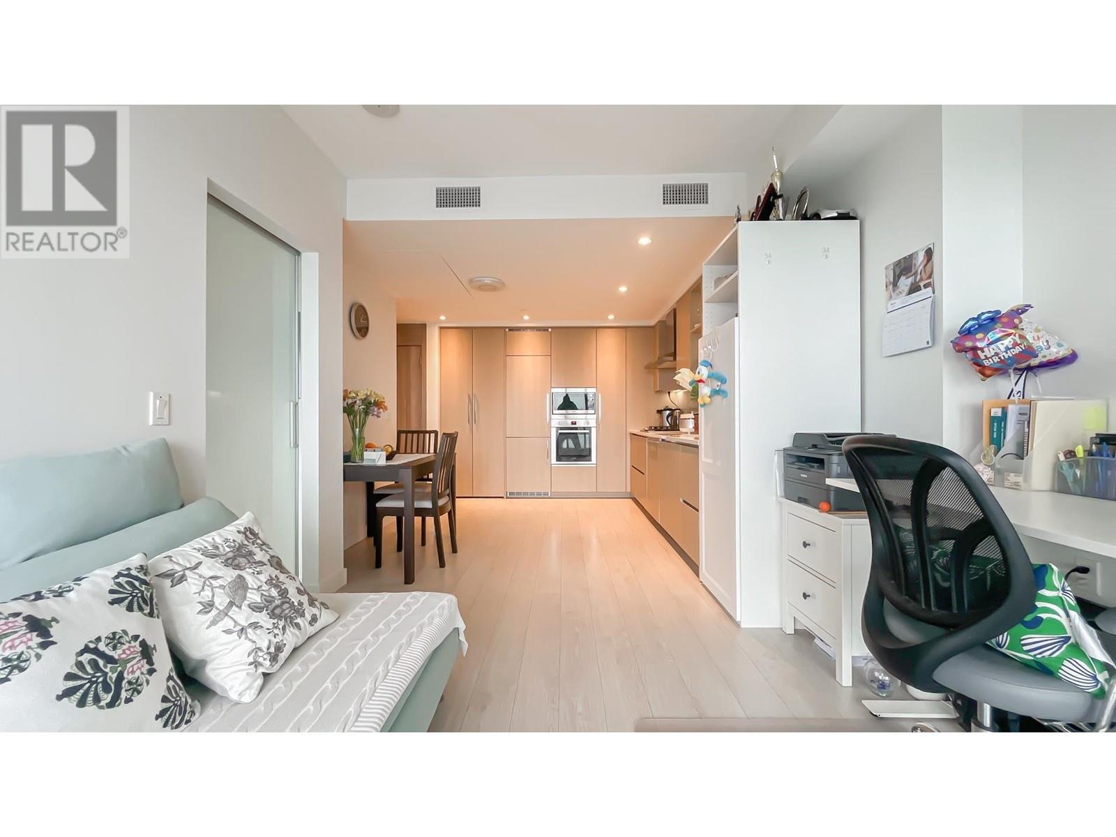 Listing Picture 13 of 30 : 3201 4730 LOUGHEED HIGHWAY, Burnaby / 本拿比 - 魯藝地產 Yvonne Lu Group - MLS Medallion Club Member