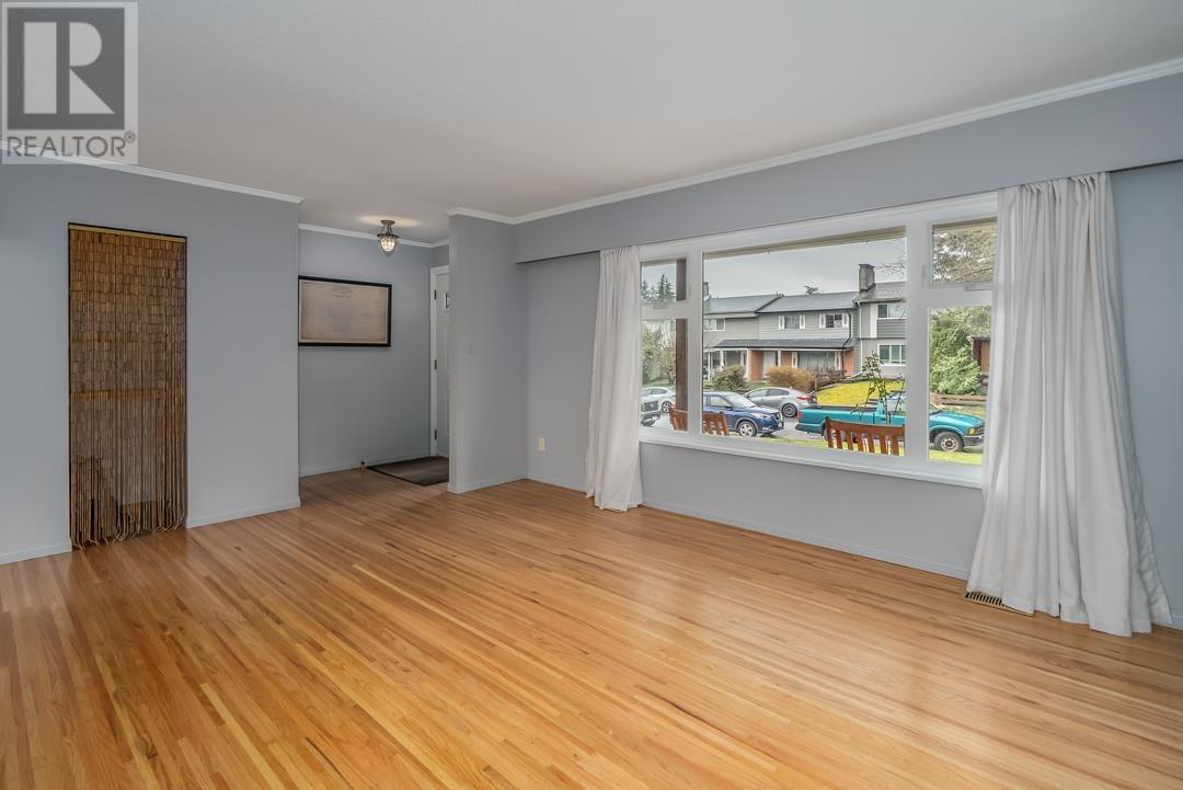 1325 Paula Place, Port Coquitlam, British Columbia  V3C 2W3 - Photo 6 - R2976819