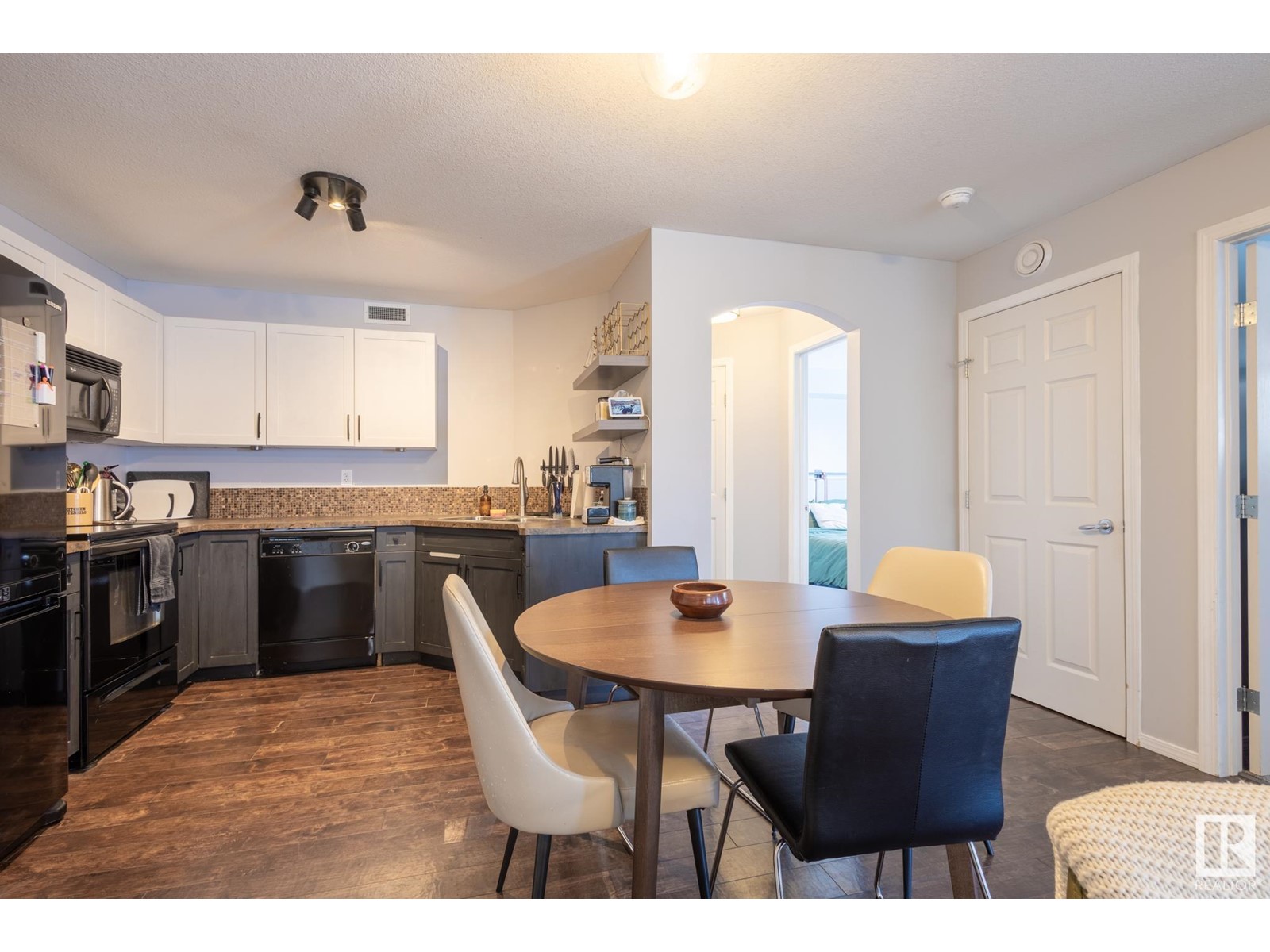Property at #18 150 Edwards DR SW image 5