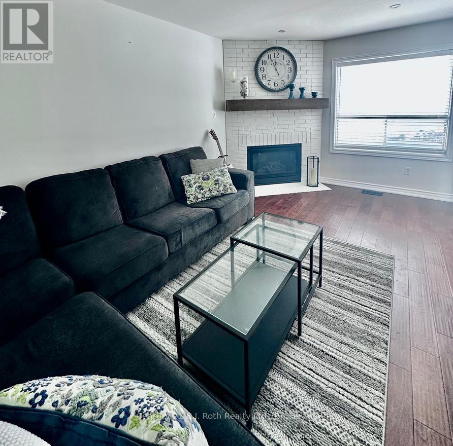 203 Ferndale Drive S, Barrie, Ontario  L4N 8A1 - Photo 10 - S12016292