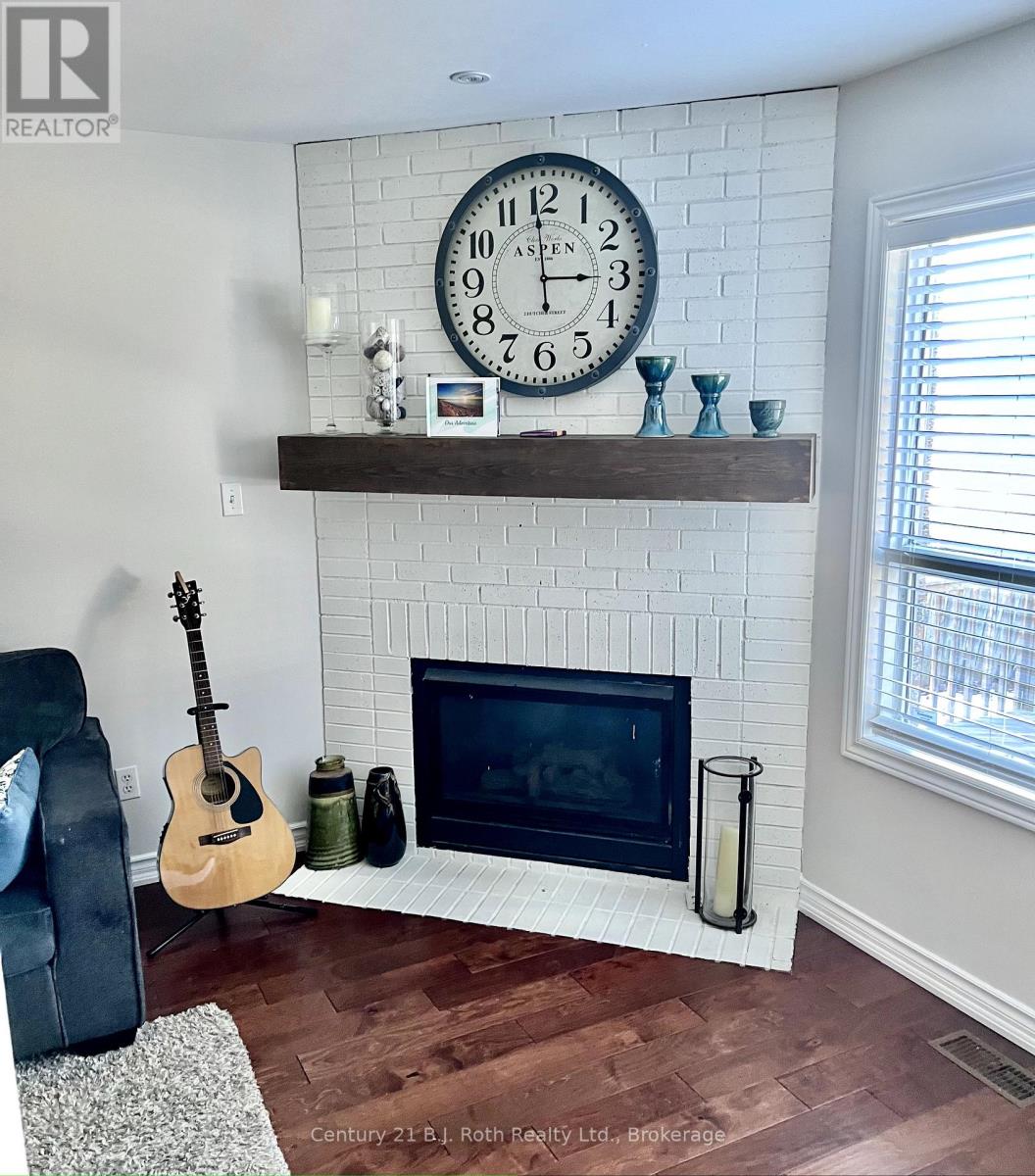 203 Ferndale Drive S, Barrie, Ontario  L4N 8A1 - Photo 12 - S12016292