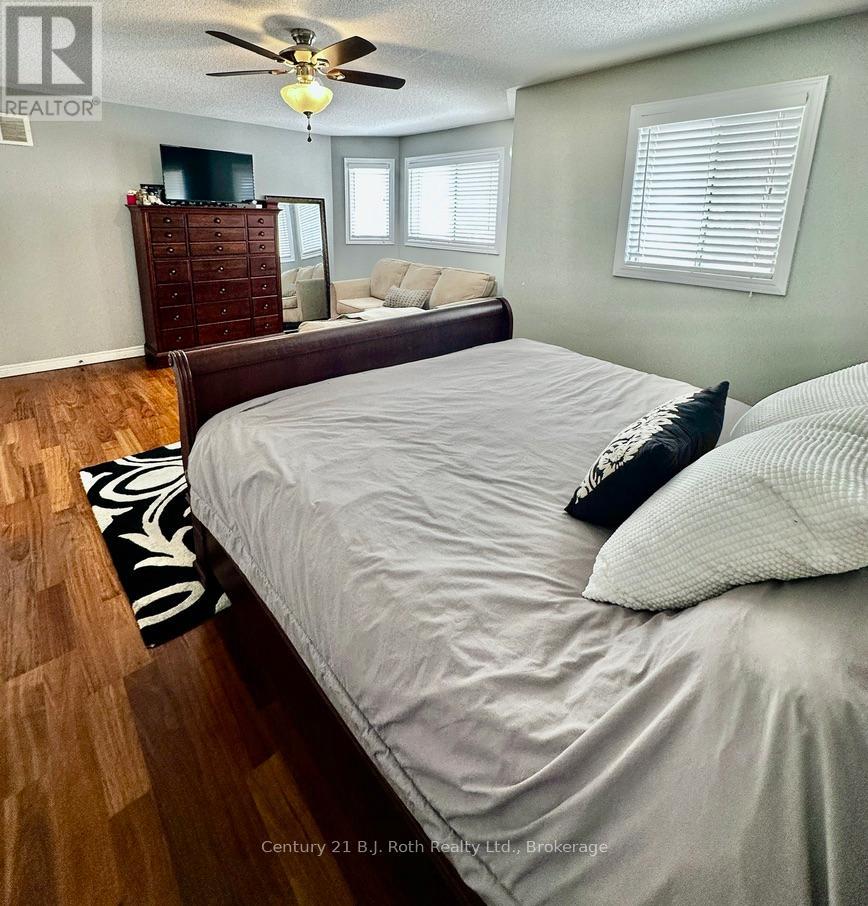 203 Ferndale Drive S, Barrie, Ontario  L4N 8A1 - Photo 19 - S12016292