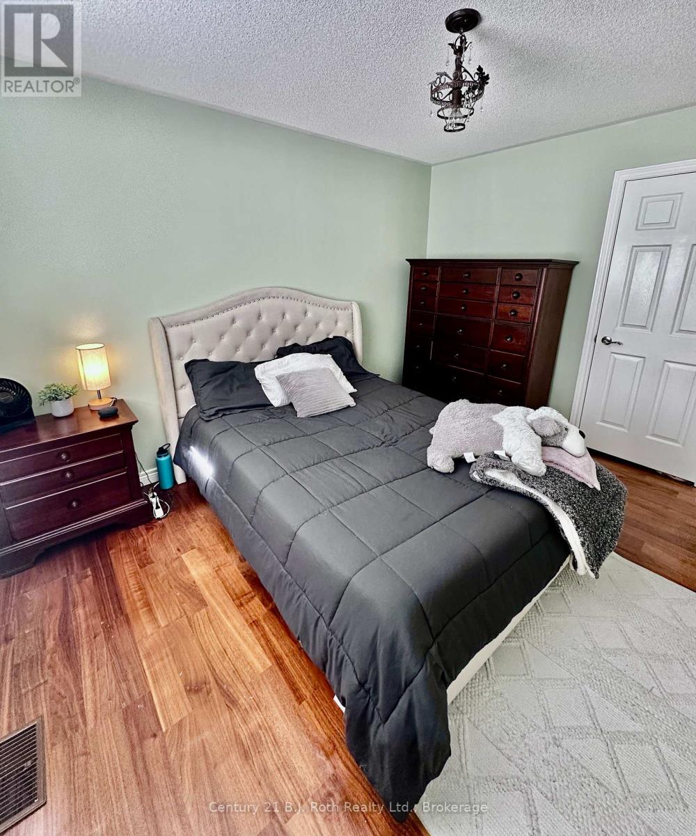 203 Ferndale Drive S, Barrie, Ontario  L4N 8A1 - Photo 26 - S12016292