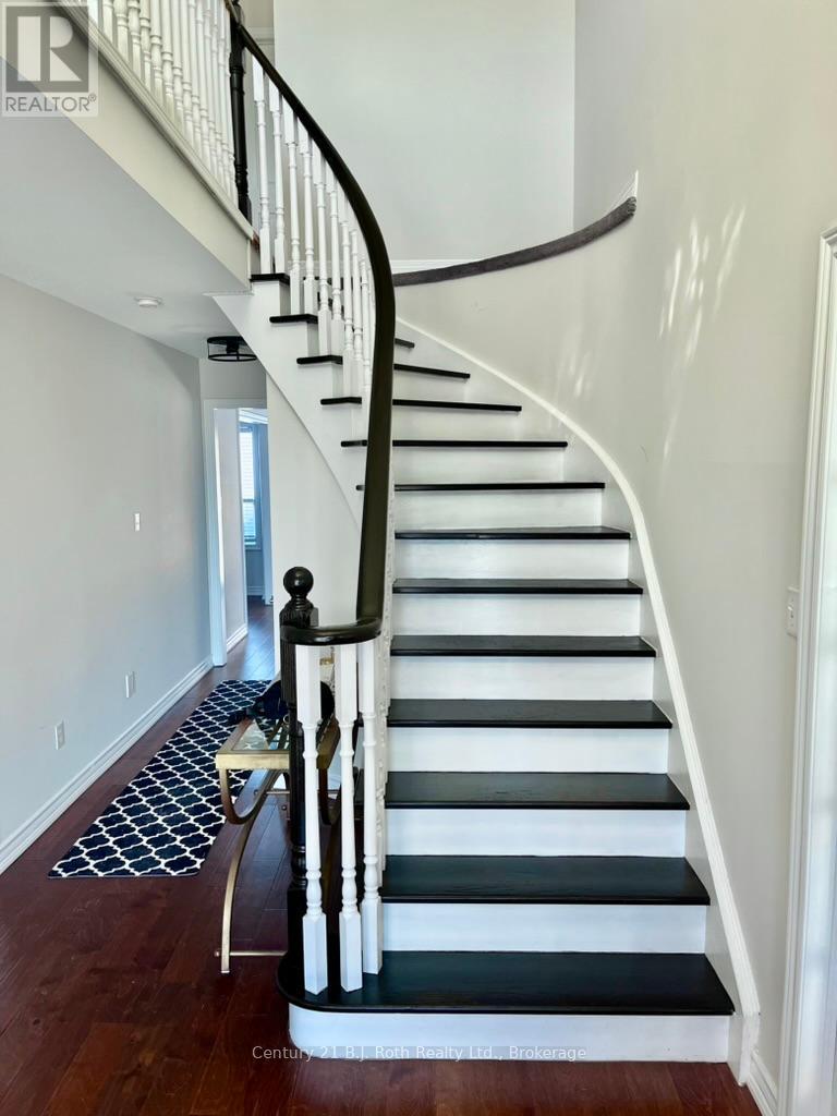 203 Ferndale Drive S, Barrie, Ontario  L4N 8A1 - Photo 4 - S12016292