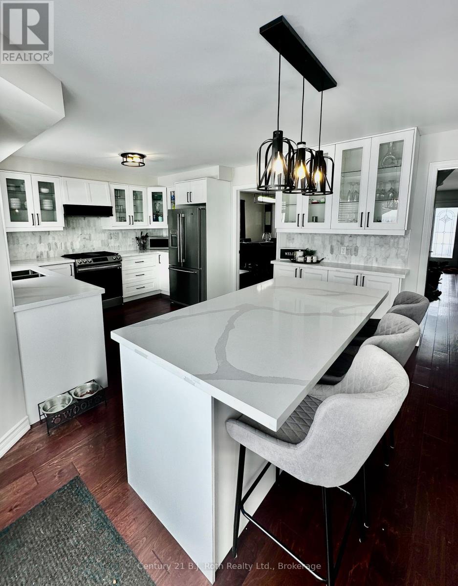 203 Ferndale Drive S, Barrie, Ontario  L4N 8A1 - Photo 7 - S12016292