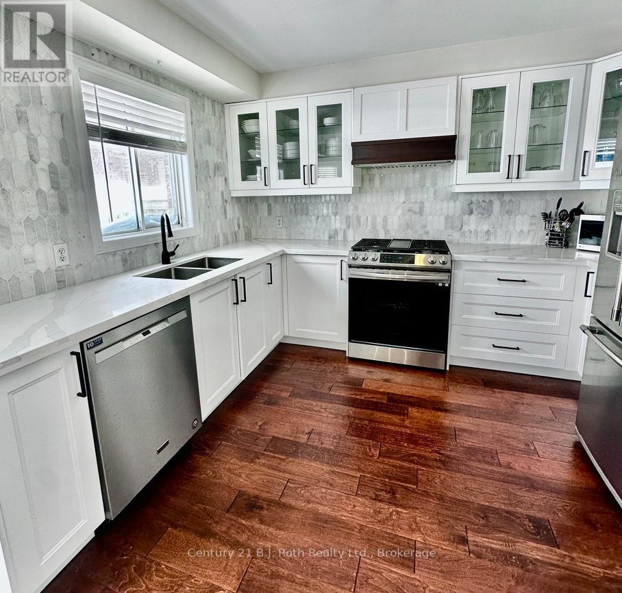 203 Ferndale Drive S, Barrie, Ontario  L4N 8A1 - Photo 8 - S12016292