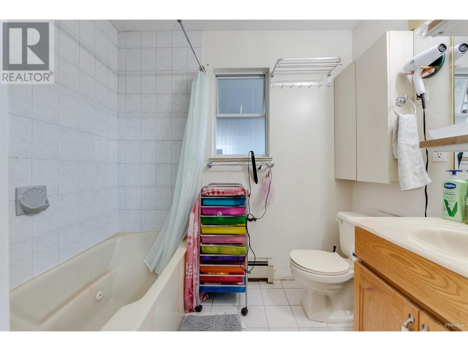 7351 12th Avenue, Burnaby, British Columbia  V3N 2J8 - Photo 24 - R2977207