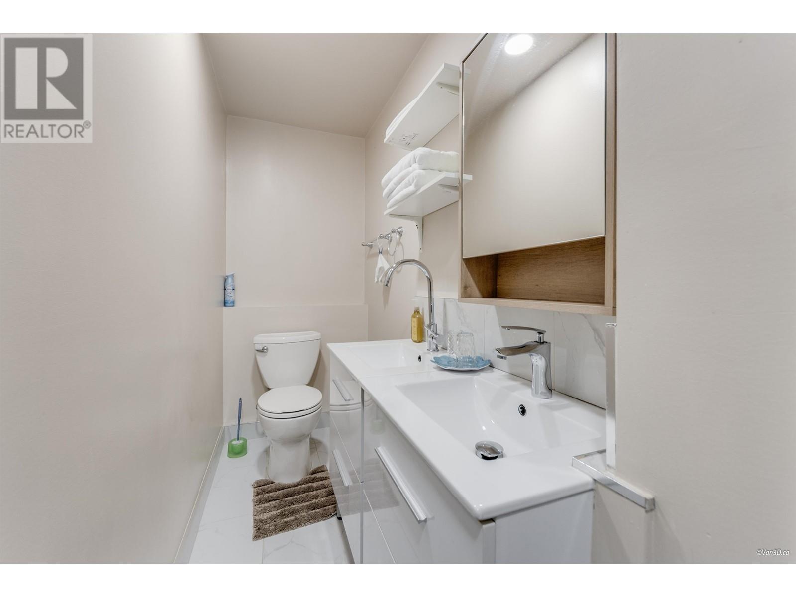 7351 12th Avenue, Burnaby, British Columbia  V3N 2J8 - Photo 19 - R2977207