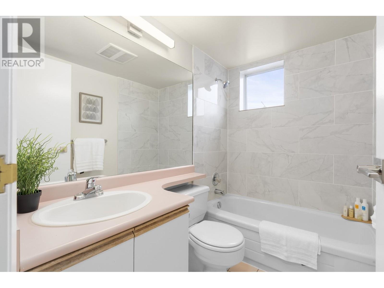 301 1771 Nelson Street, Vancouver, British Columbia  V6G 1M6 - Photo 8 - R2977112