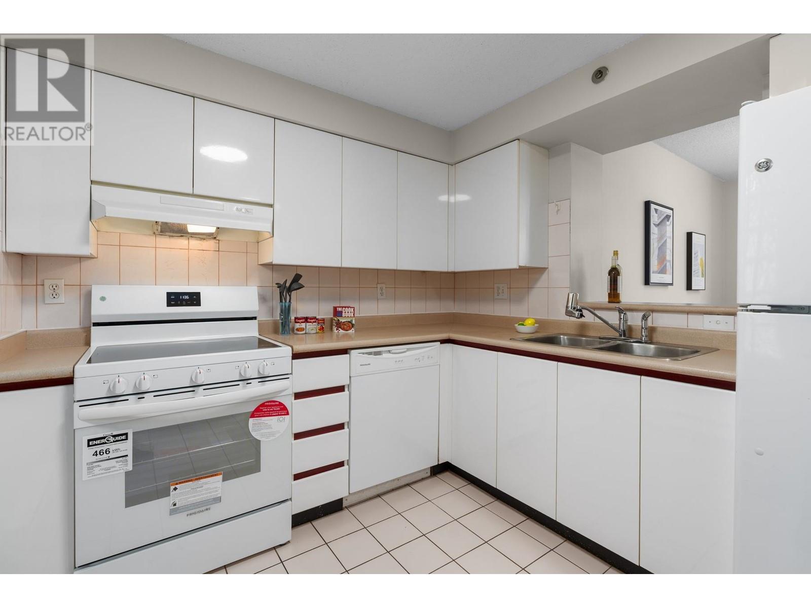 301 1771 Nelson Street, Vancouver, British Columbia  V6G 1M6 - Photo 5 - R2977112