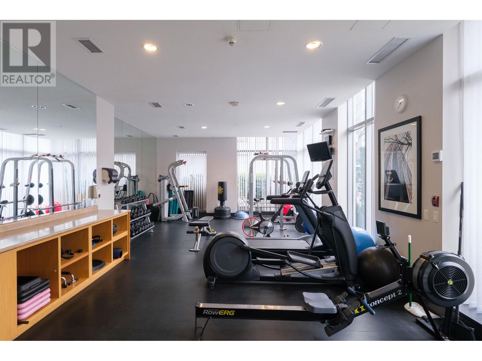 Listing Picture 38 of 40 : 1605 1833 CROWE STREET, Vancouver / 溫哥華 - 魯藝地產 Yvonne Lu Group - MLS Medallion Club Member