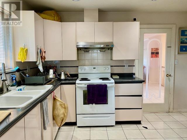 3754 Elmwood Street, Burnaby, British Columbia  V5G 1R7 - Photo 6 - R2975284