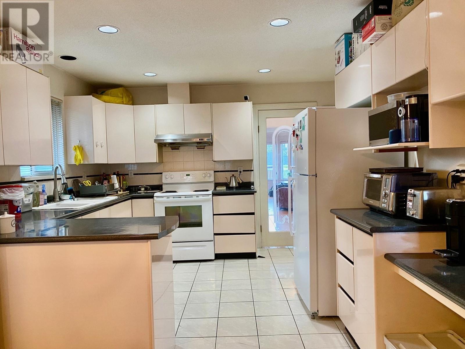 3754 Elmwood Street, Burnaby, British Columbia  V5G 1R7 - Photo 5 - R2975284