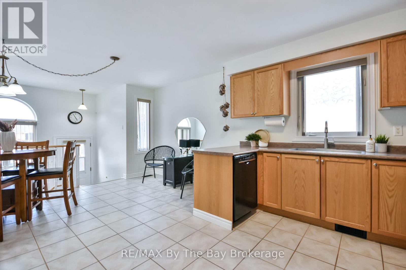 336 Robinson Road, Wasaga Beach, Ontario  L9Z 2Z1 - Photo 14 - S12016369
