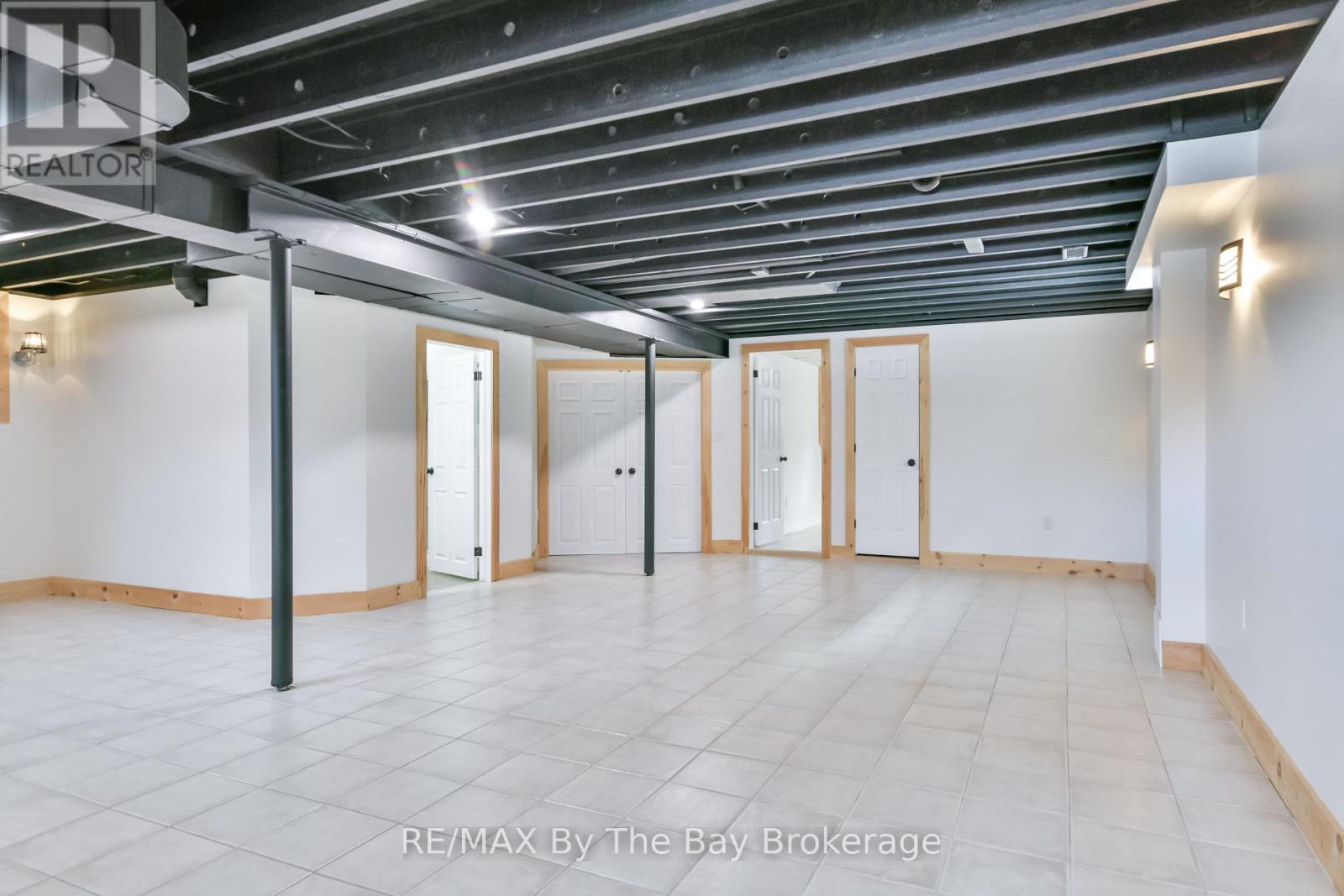 336 Robinson Road, Wasaga Beach, Ontario  L9Z 2Z1 - Photo 29 - S12016369