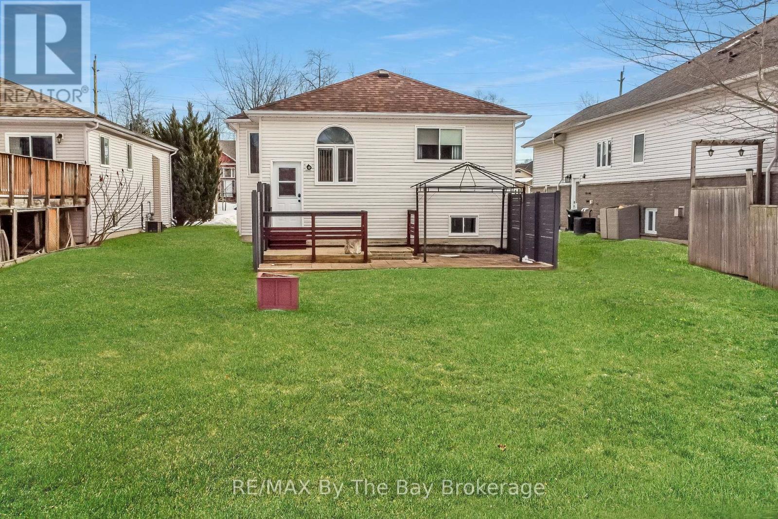 336 Robinson Road, Wasaga Beach, Ontario  L9Z 2Z1 - Photo 41 - S12016369