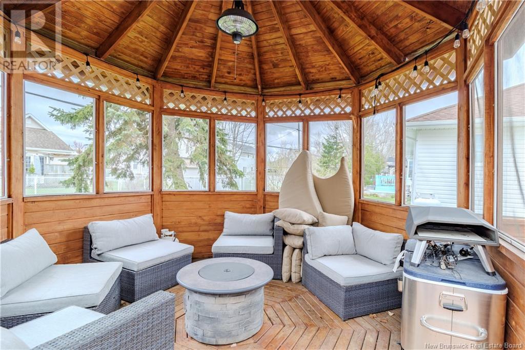 Property at 26 Driftwood Court image 4