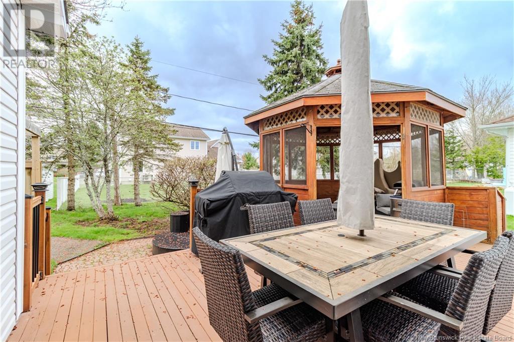 Property at 26 Driftwood Court image 5