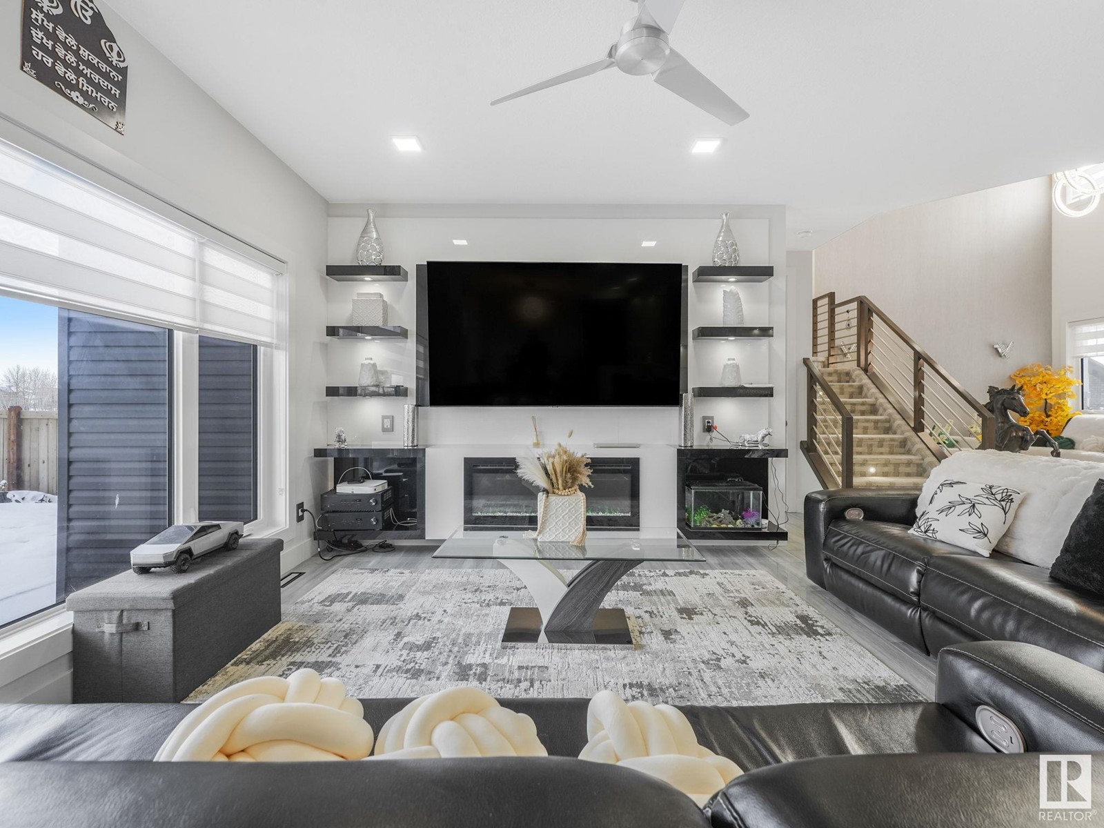 Property at 5417 66 ST image 4