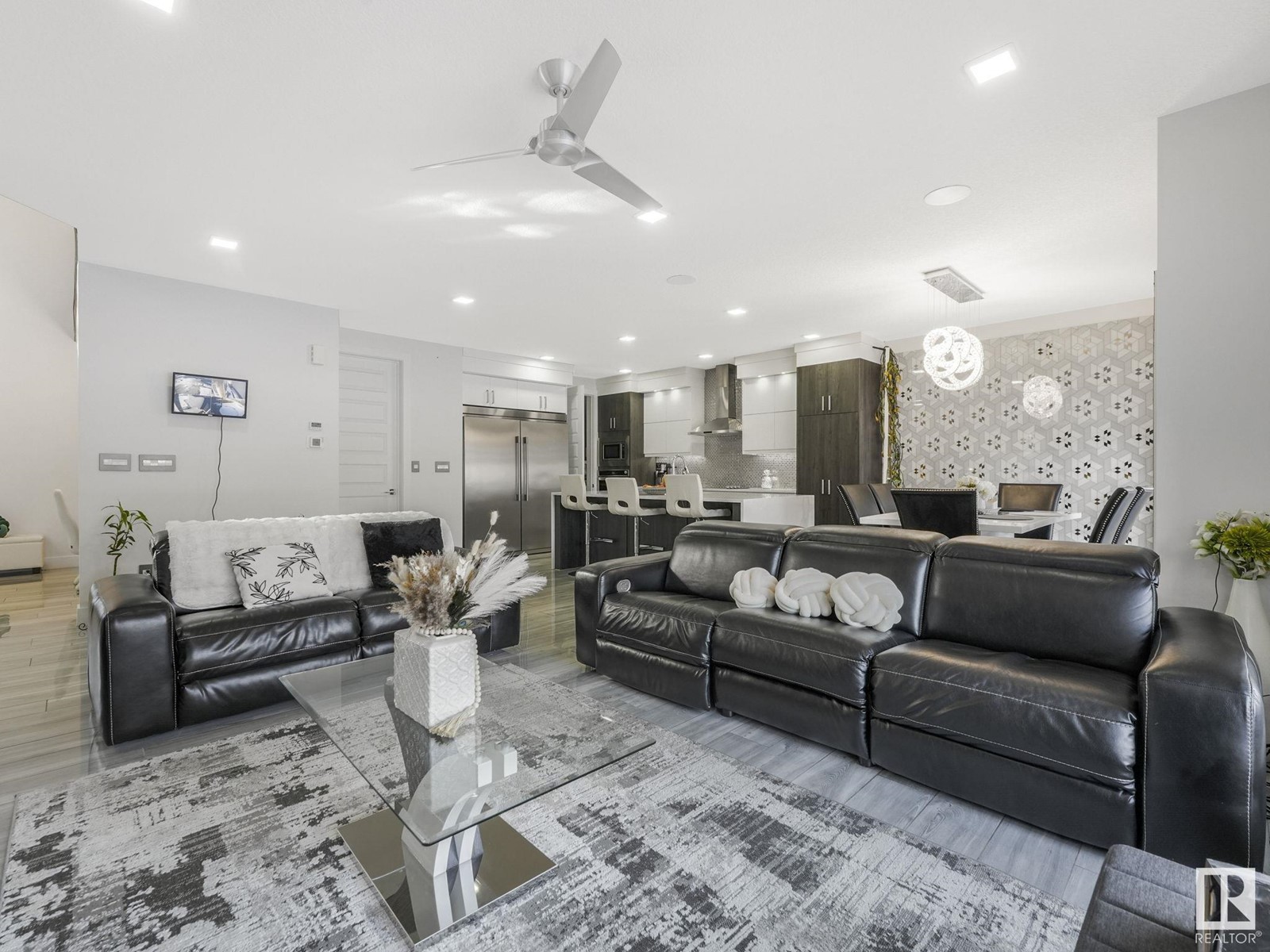 Property at 5417 66 ST image 5