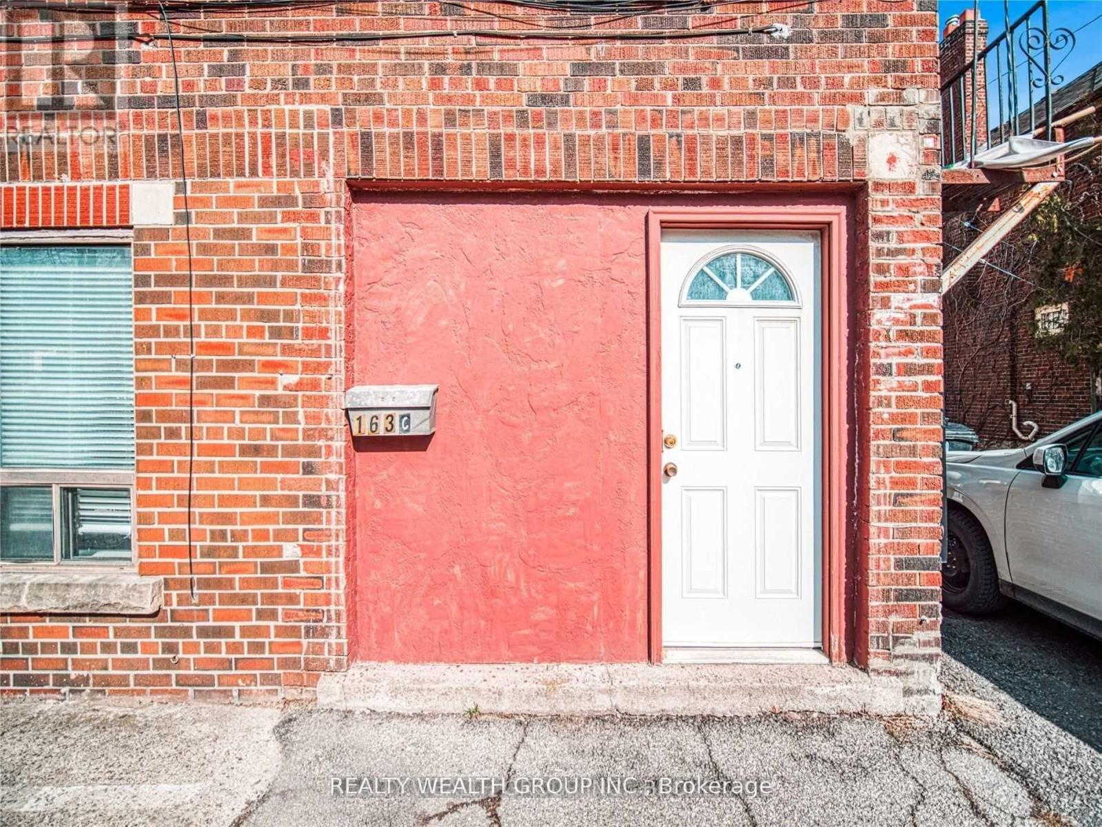 Unit E - 185 Eglinton Avenue W, Toronto, Ontario  M4R 1A8 - Photo 9 - C12016331
