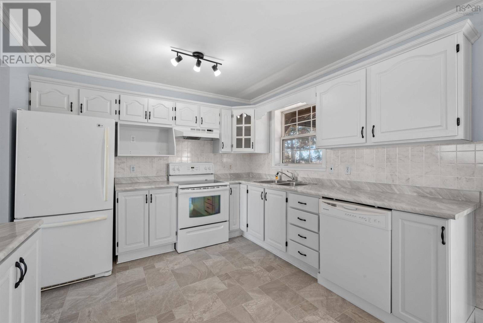 25 Kingsview Drive, Windsor, Nova Scotia  B0N 2T0 - Photo 8 - 202504725