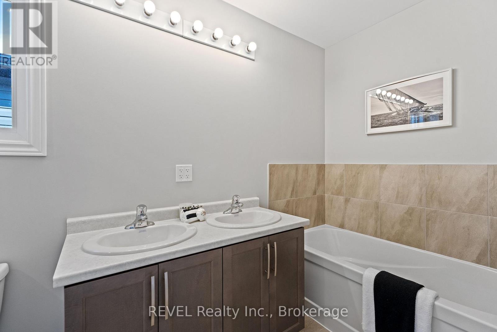 210 Wellandvale Drive, Welland (N. Welland), Ontario  L3C 7C7 - Photo 21 - X12016422