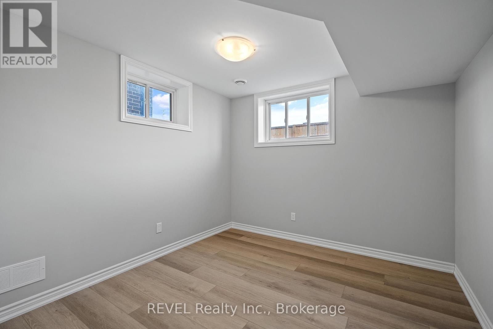 210 Wellandvale Drive, Welland (N. Welland), Ontario  L3C 7C7 - Photo 30 - X12016422