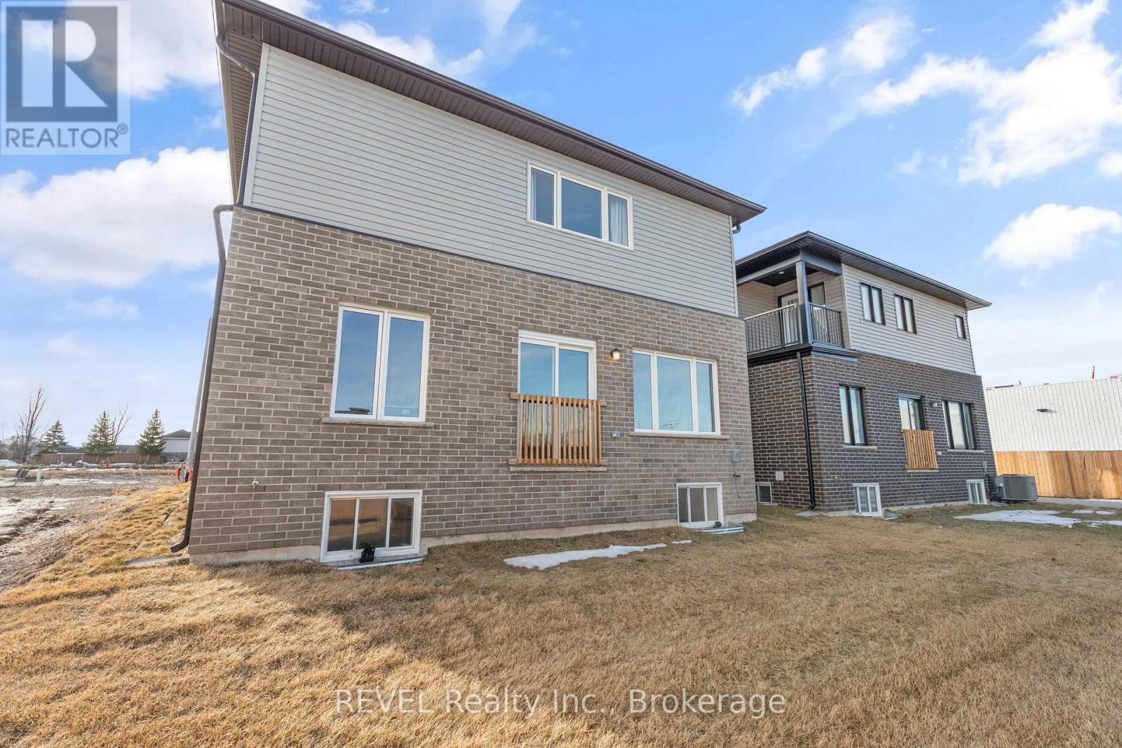 210 Wellandvale Drive, Welland (N. Welland), Ontario  L3C 7C7 - Photo 34 - X12016422