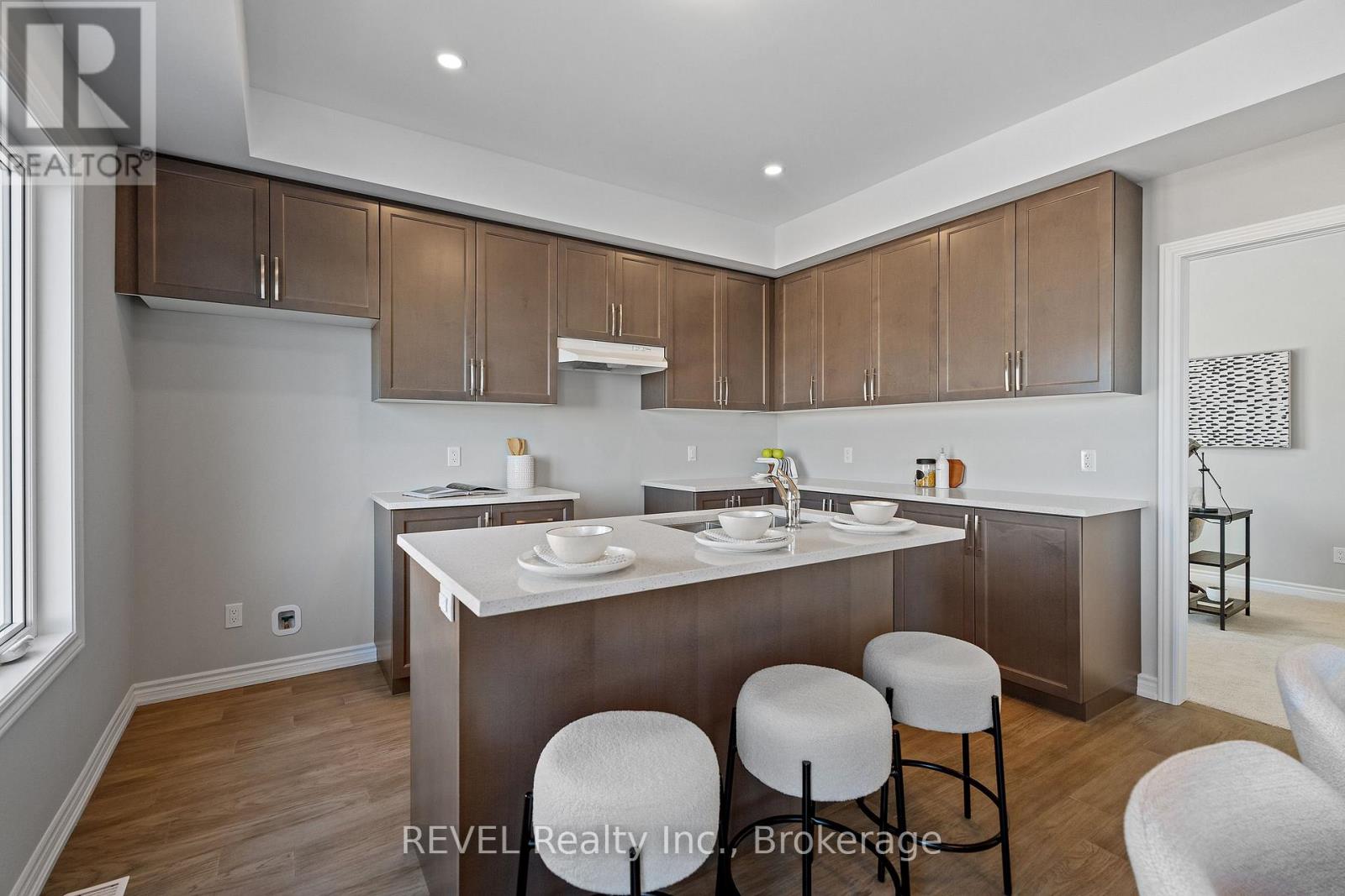 210 Wellandvale Drive, Welland (N. Welland), Ontario  L3C 7C7 - Photo 8 - X12016422