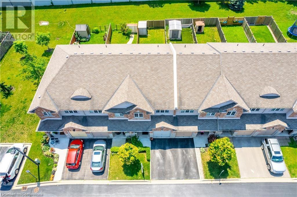 Property at 15 MARINA POINT Crescent image 3