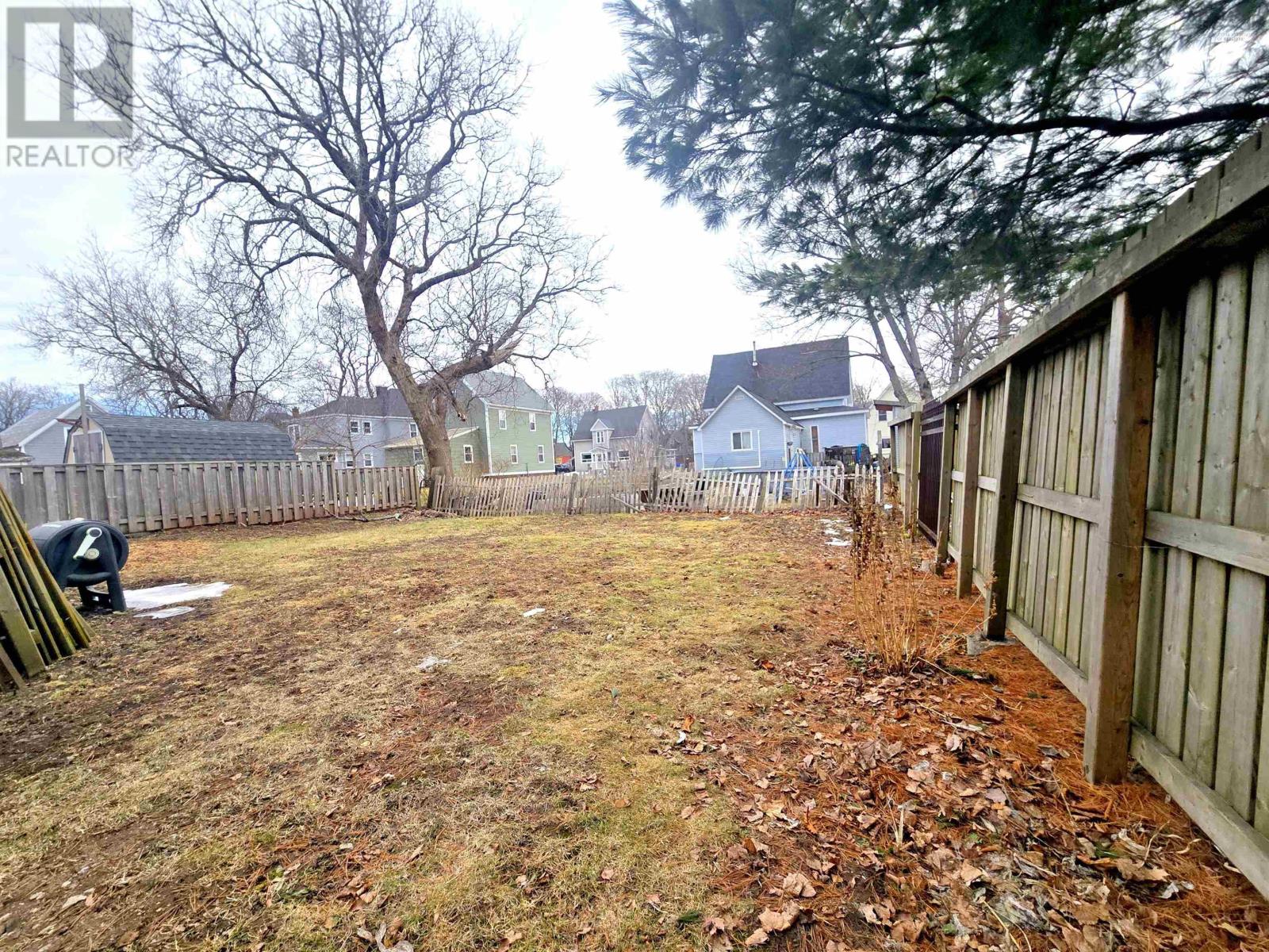 1 Belmont Street, Amherst, Nova Scotia  B4H 2E3 - Photo 5 - 202504733