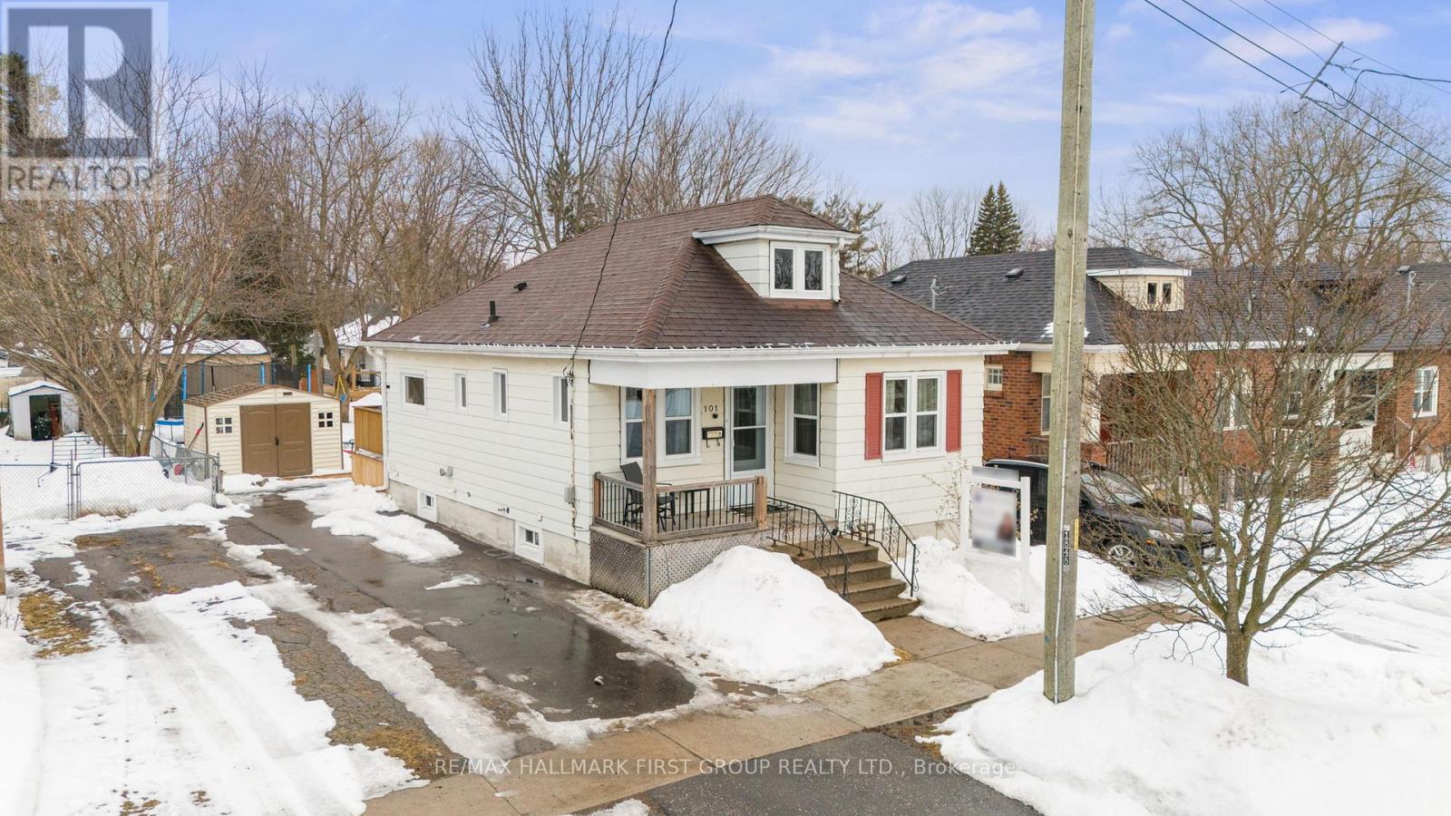 101 Westmoreland Avenue, Oshawa (O'neill), Ontario  L1G 2N2 - Photo 1 - E12016393