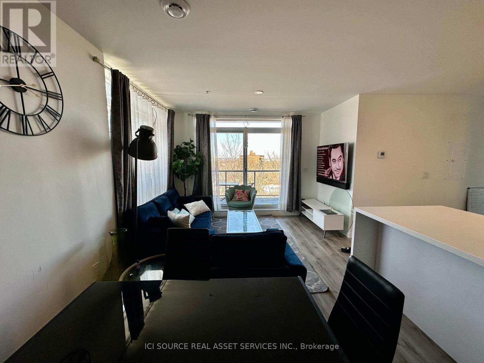 Property at 204 - 467 CHARLTON AVENUE E image 5