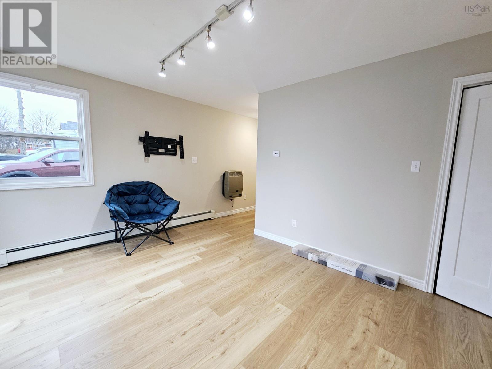 12 Convent Street, Sydney Mines, Nova Scotia  B1V 1J5 - Photo 10 - 202504738