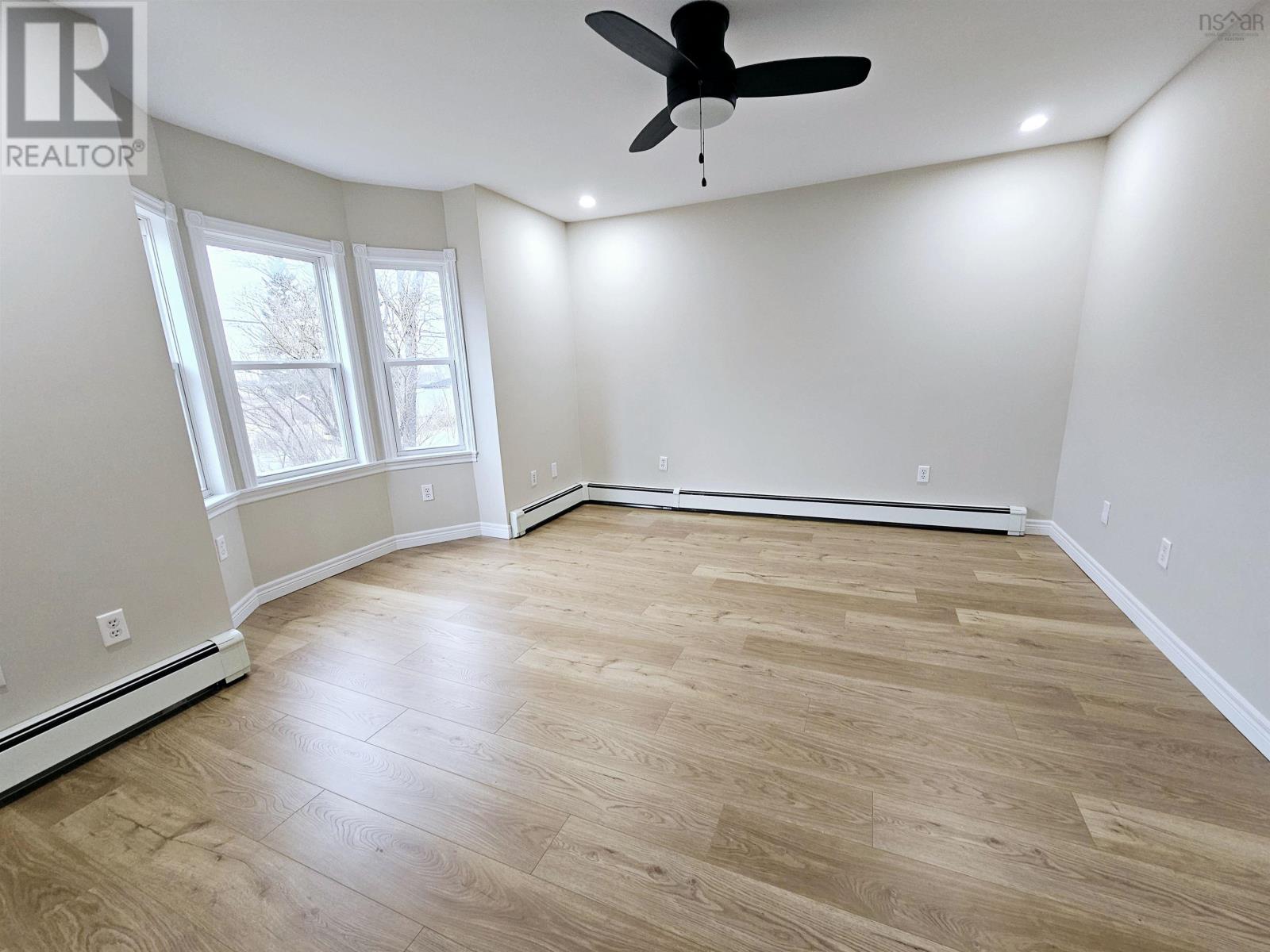 12 Convent Street, Sydney Mines, Nova Scotia  B1V 1J5 - Photo 18 - 202504738