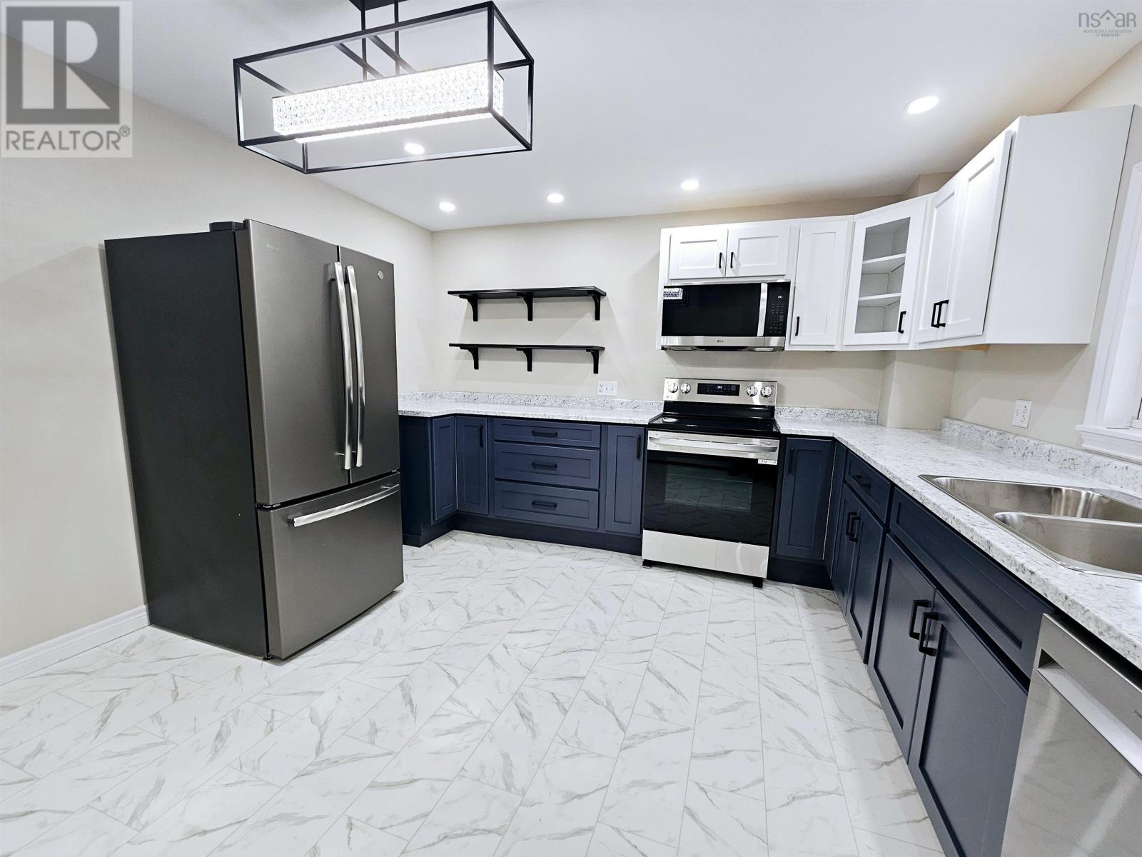 12 Convent Street, Sydney Mines, Nova Scotia  B1V 1J5 - Photo 3 - 202504738