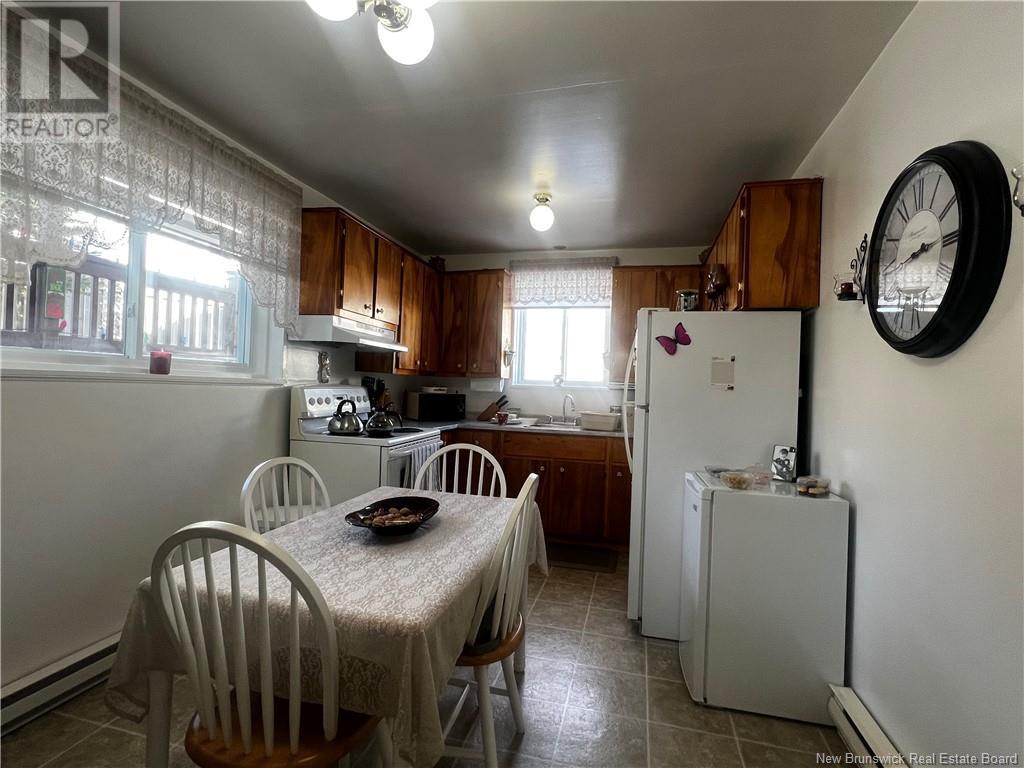 694 Appleby Street, Bathurst, New Brunswick  E2A 3L4 - Photo 18 - NB113967