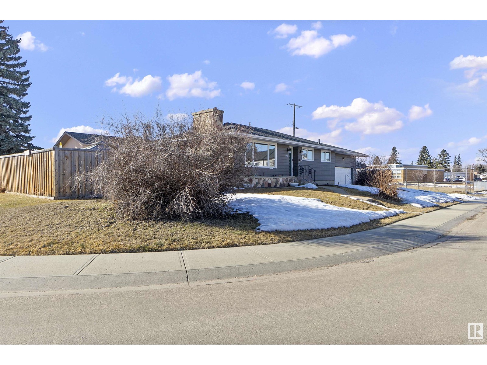 Property at 9824 68 ST NW image 3