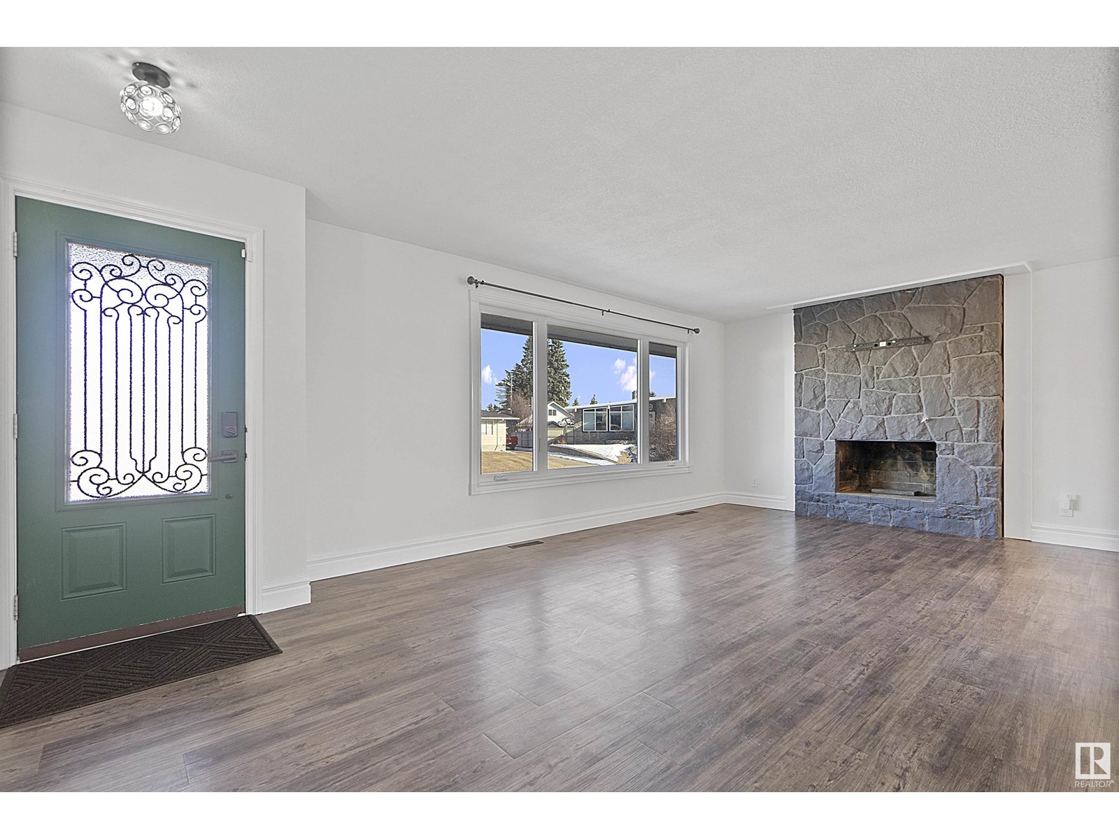 Property at 9824 68 ST NW image 5