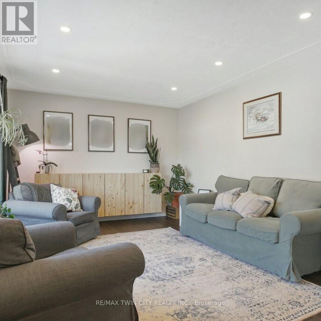 Property at 49 BALLANTYNE AVENUE image 3