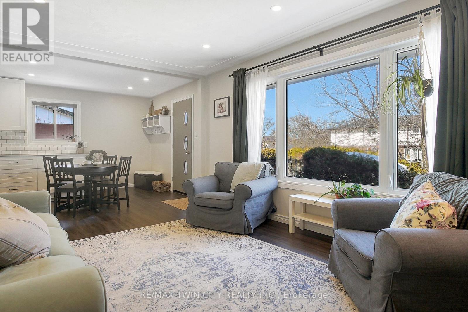 Property at 49 BALLANTYNE AVENUE image 4