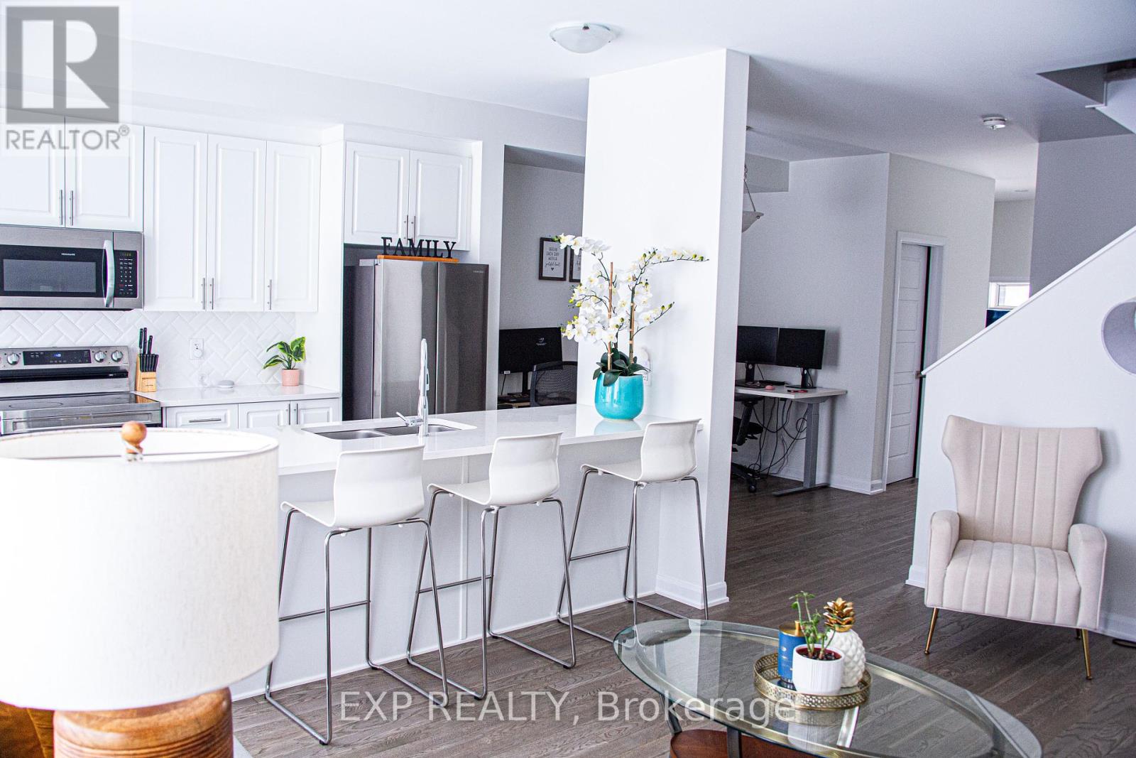 Property at 939 ATHENRY COURT image 5