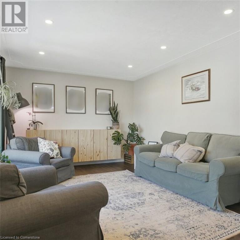 Property at 49 BALLANTYNE Avenue image 3