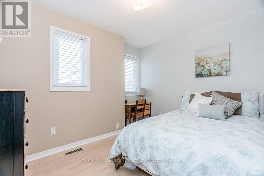 16 Julie Street, Essa, Ontario  L3W 0K8 - Photo 10 - N12016454