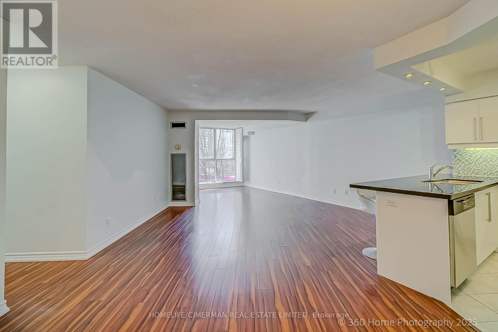 413 - 20 Southport Street, Toronto, Ontario  M6S 4Y8 - Photo 2 - W12016455