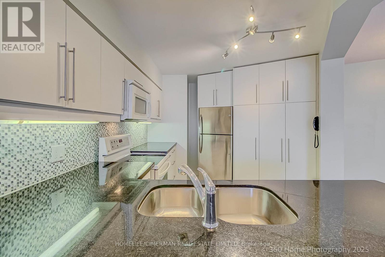 413 - 20 Southport Street, Toronto, Ontario  M6S 4Y8 - Photo 7 - W12016455