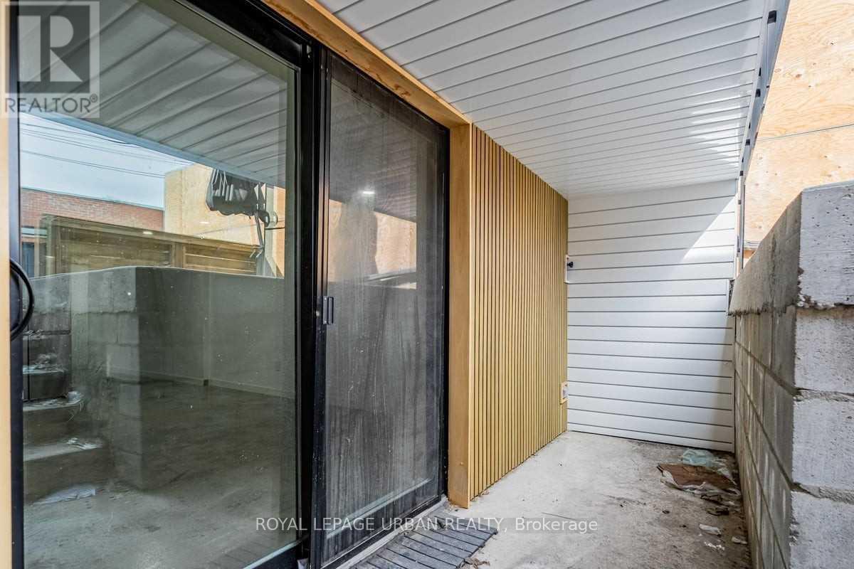 571 Rogers Road, Toronto (Keelesdale-Eglinton West), Ontario  M6M 1B7 - Photo 18 - W12016500
