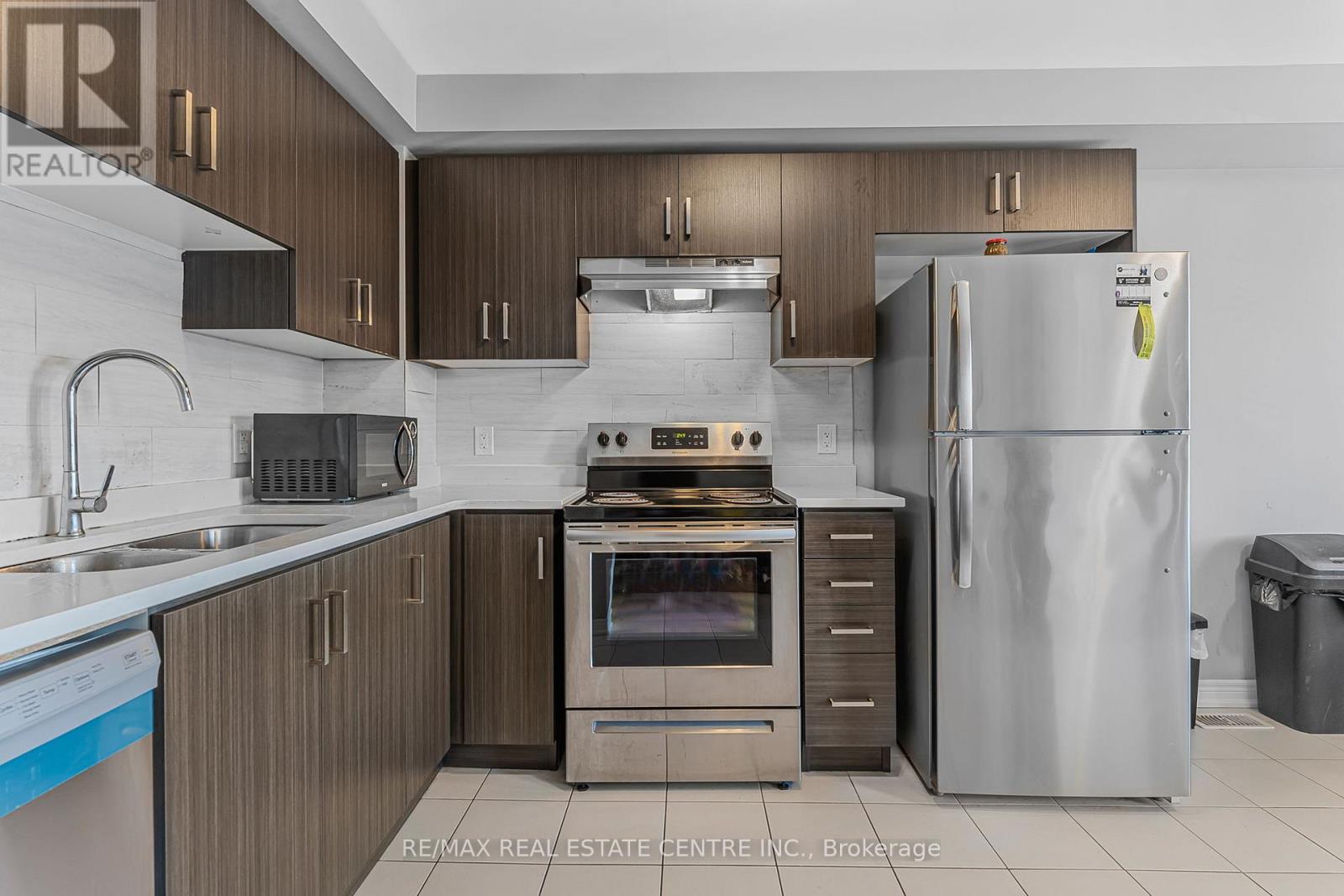 18 King Street, Thorold, Ontario  L2V 3T7 - Photo 6 - X12016448